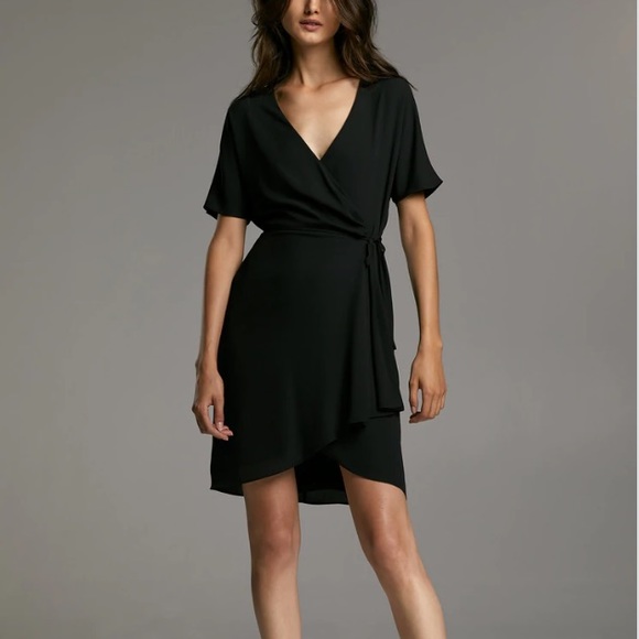 Aritzia Dresses & Skirts - Babaton Wallace dress